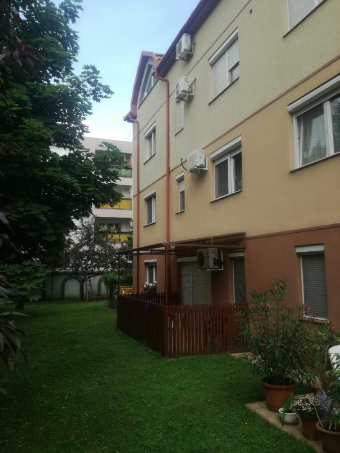 Rose Apartman Debrecín Exteriér fotografie